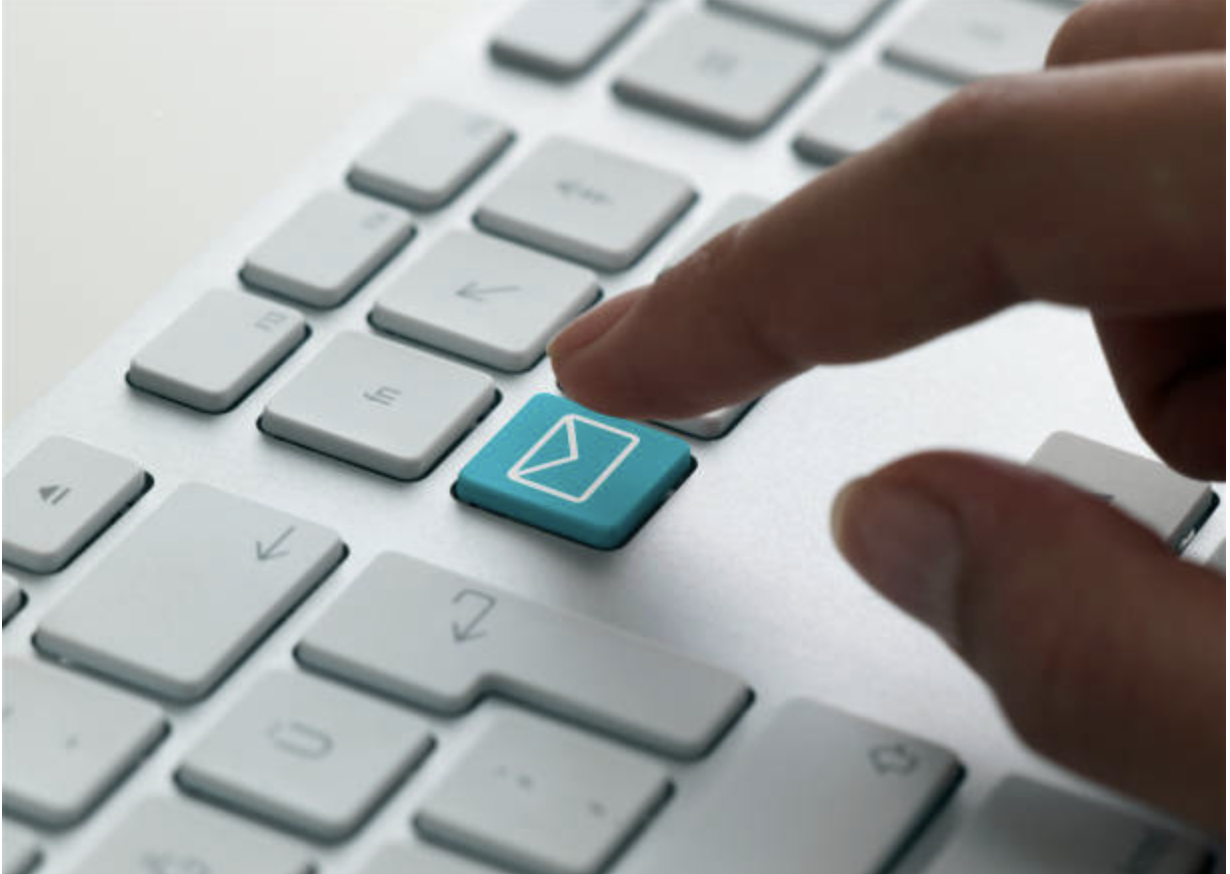 Khi nào bạn nên email, và khi nào nên gặp trực tiếp giảng viên khi du học Mỹ?
